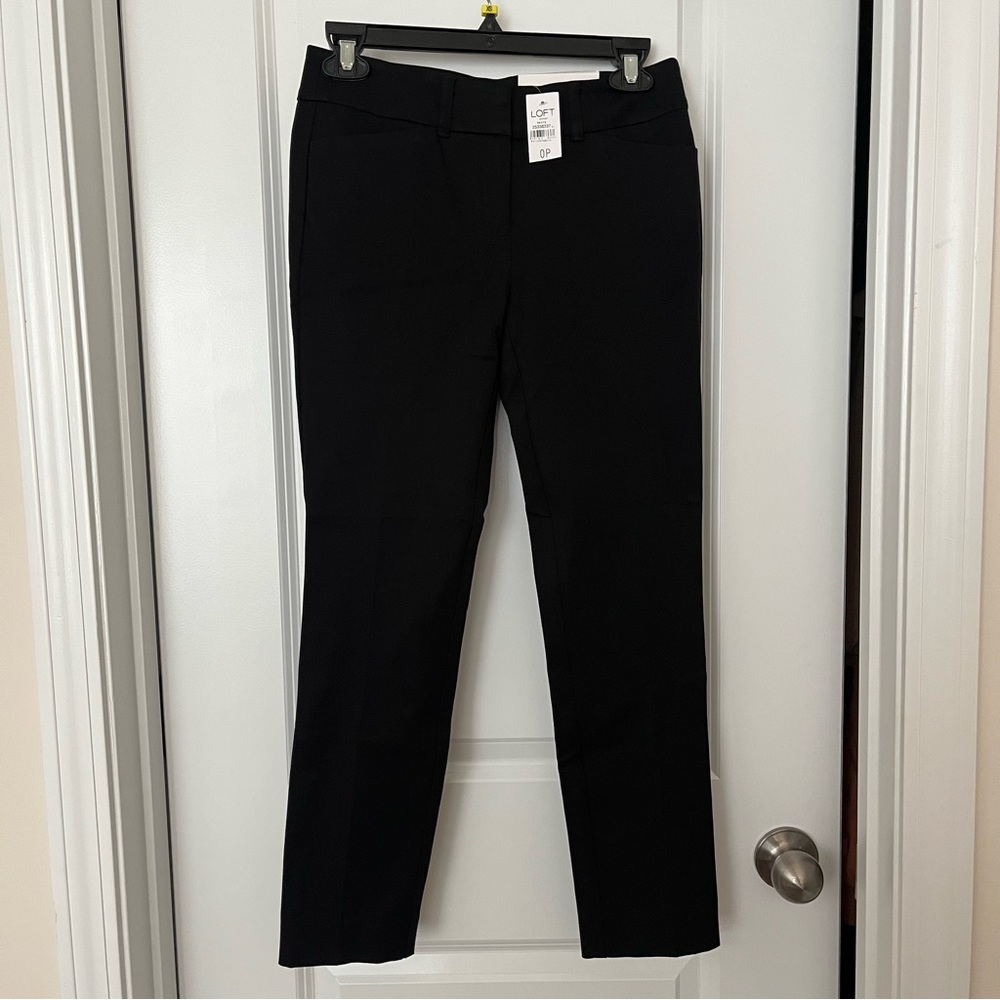 Loft Skinny Ankle Pants Size: 0P Color: Black